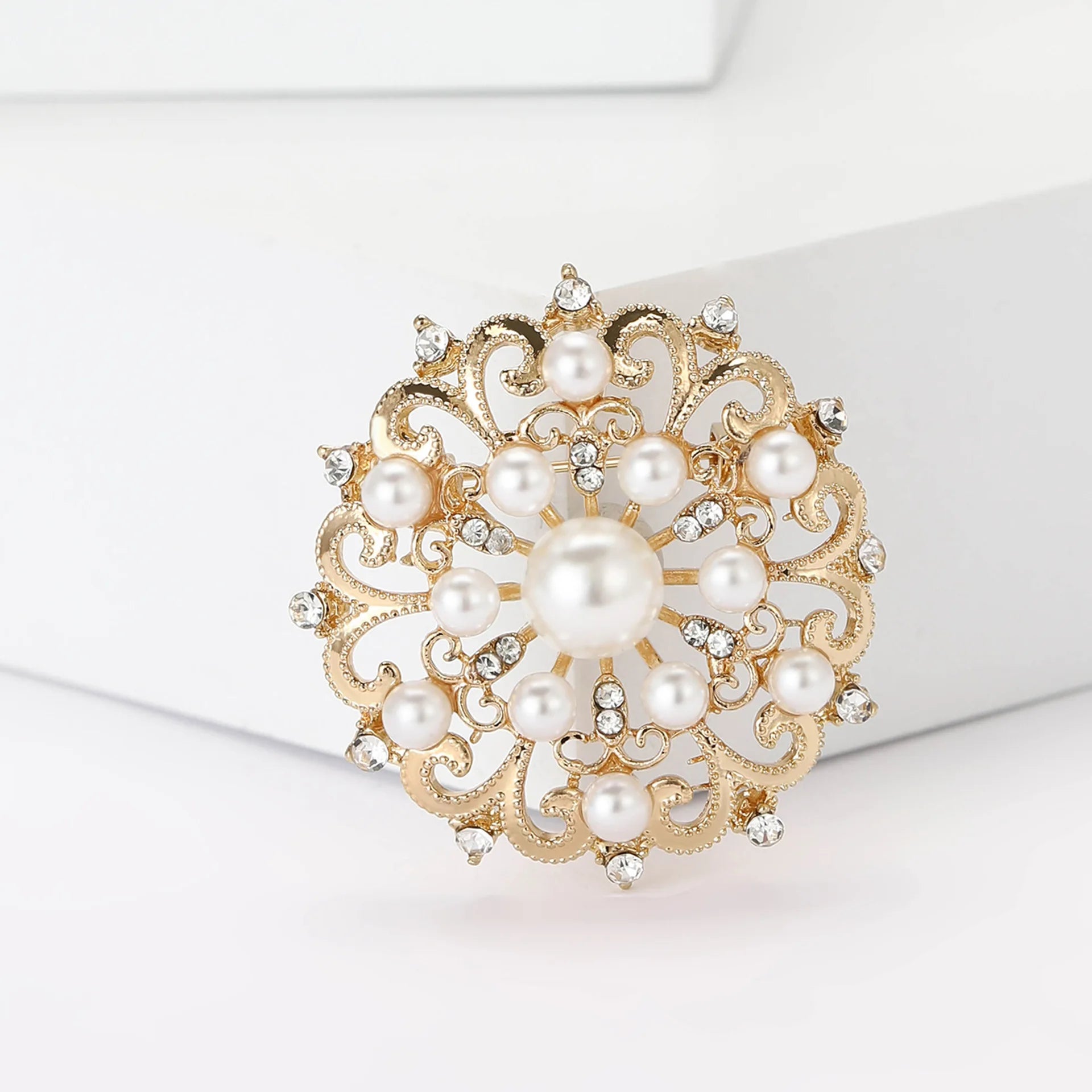 Freshwater Shell Corsage European and American Micro-pearl Anti-glare Dual-purpose Brooch Women's Clothing Accessories