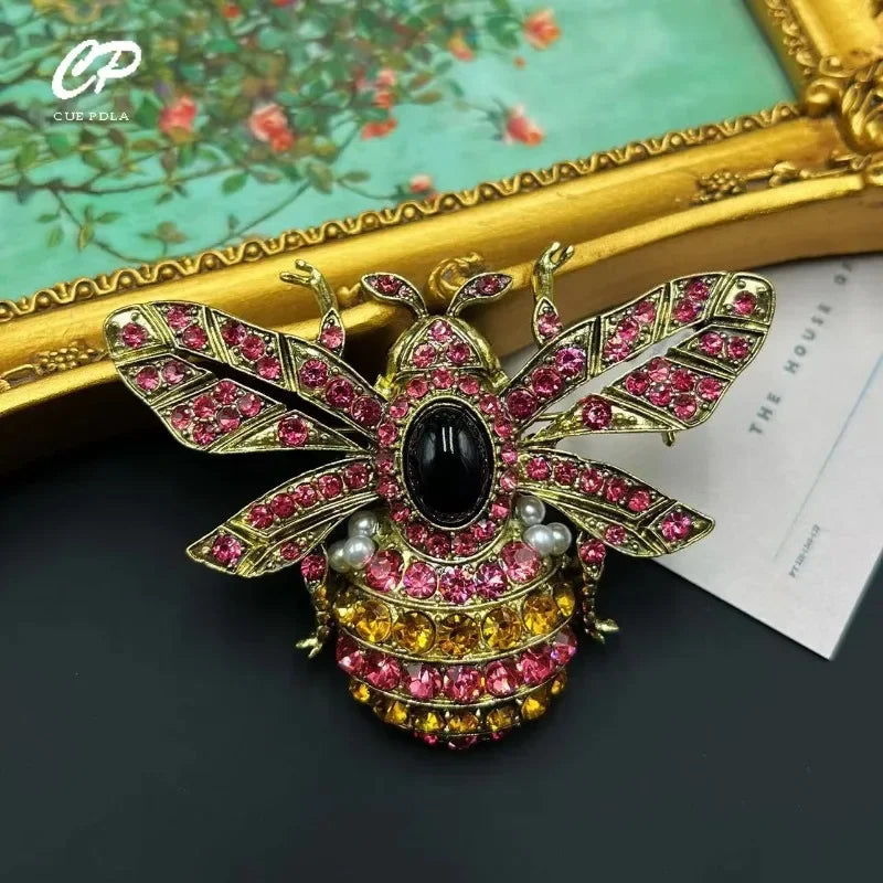 Medieval Vintage Baroque Bee Brooch Classic Retro Cute Insect Emblem Temperament Men Women Gift Clothing Jewelry Accessories Pin