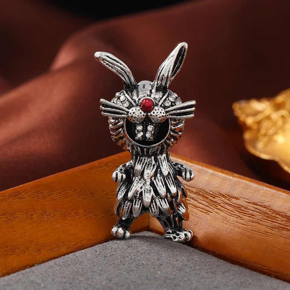 Retro Alloy Rabbit Brooch Pins Female Ins Trendy Party Coller Cute Sweater Brooches Accessories