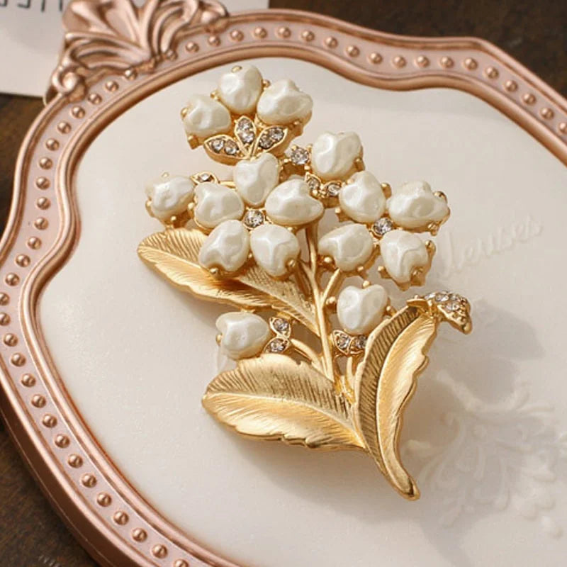 Women Flower Pearl Brooch Party Pin Accessories Gift