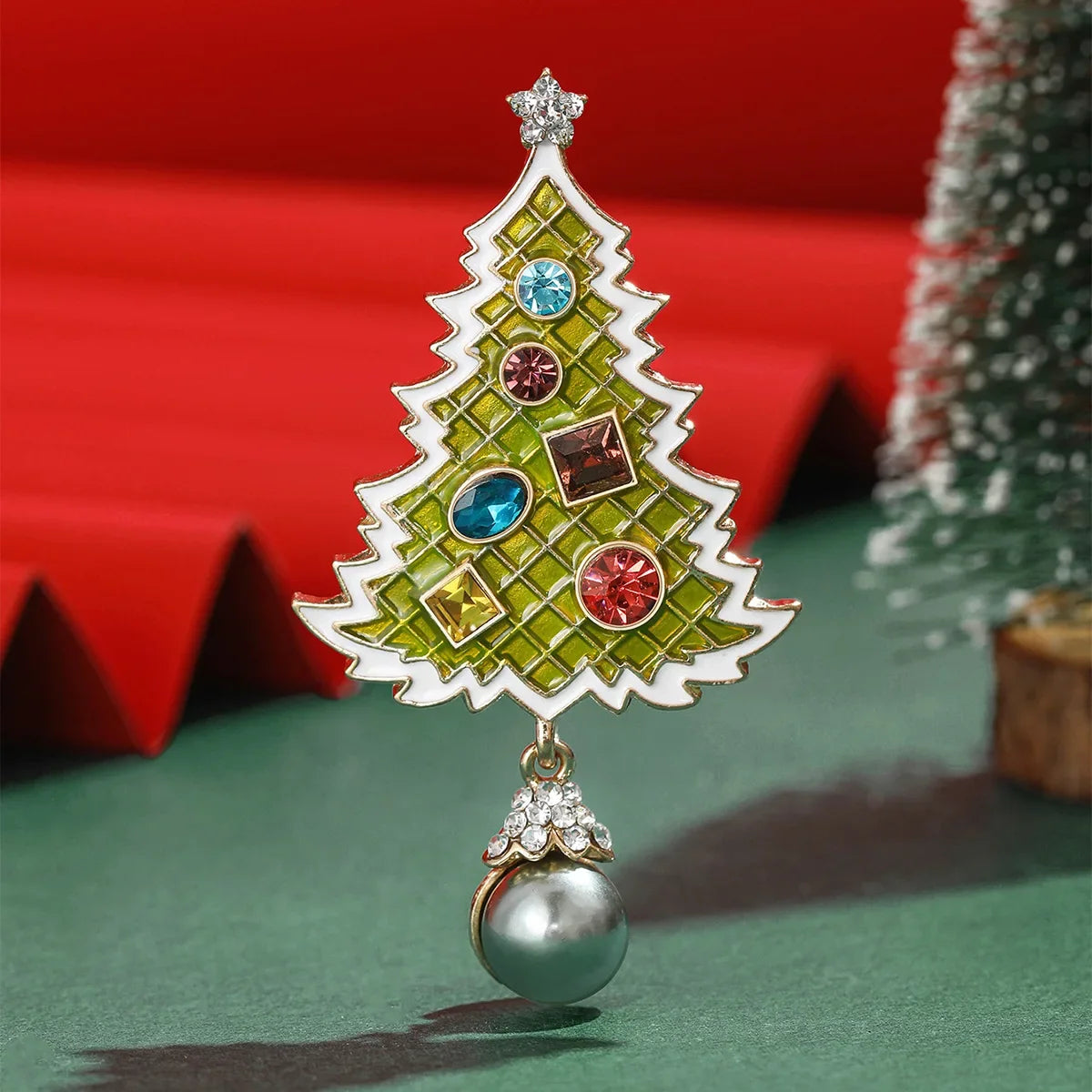 Vintage Fashion Drip Oil Christmas Tree Breast Needle Alloy Water Diamond Plant Emblem Men's And Women's Suit Skirt Accessories