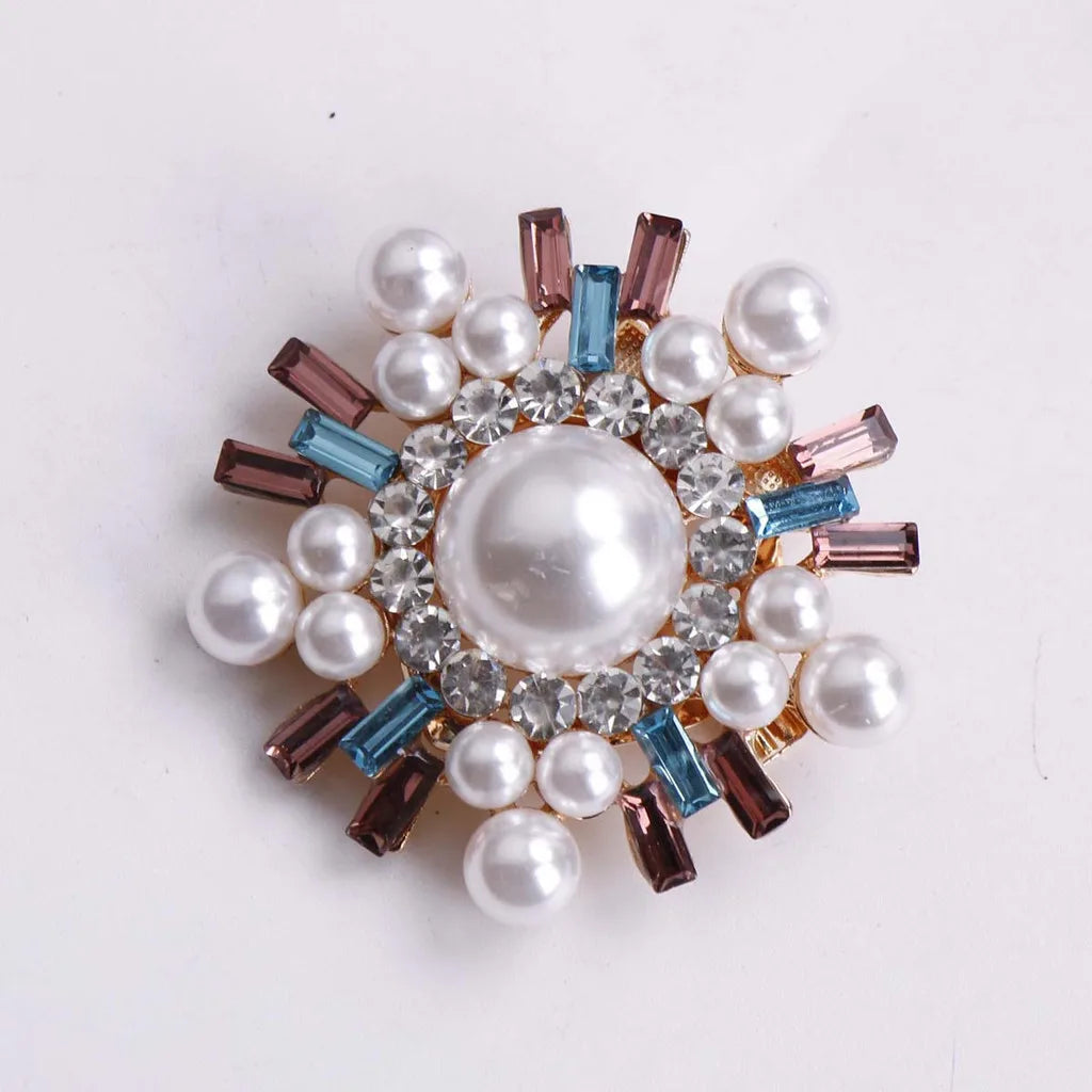 Women's Simple Rhinestone Pearl Clip Hollow Brooch Metal Flower Accessories