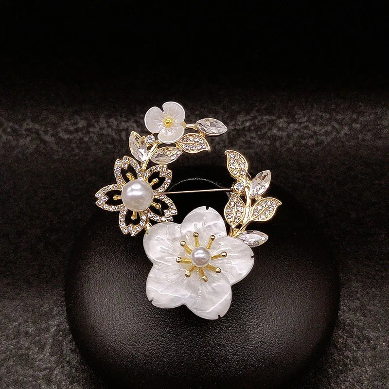 Freshwater Shell Corsage European and American Micro-pearl Anti-glare Dual-purpose Brooch Women's Clothing Accessories