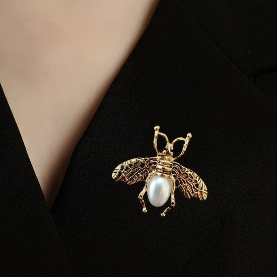 Personalized Retro Imitation Pearl Simple Little Bee Brooch Fashionable Exquisite Insect Emblem Men Women's Clothing Accessories