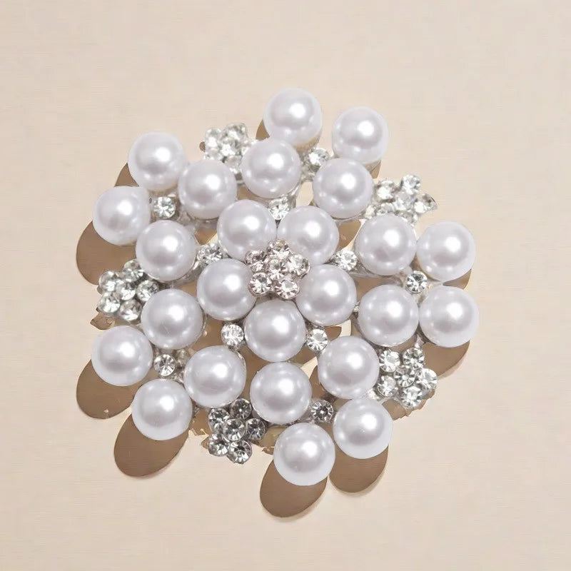Women's Simple Rhinestone Pearl Clip Hollow Brooch Metal Flower Accessories