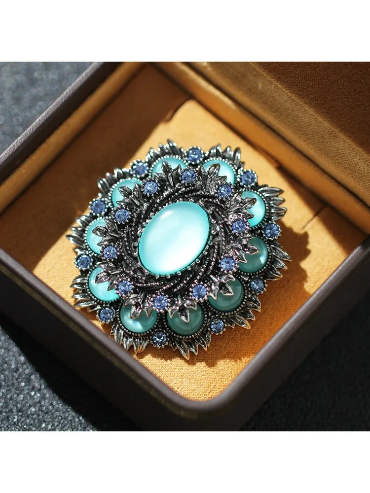 Vintage Niche Artificial Blue Cat's Eye Stone Brooch Geometric Exaggeration Gorgeous Badge Men Women's Clothing Accessories Gift