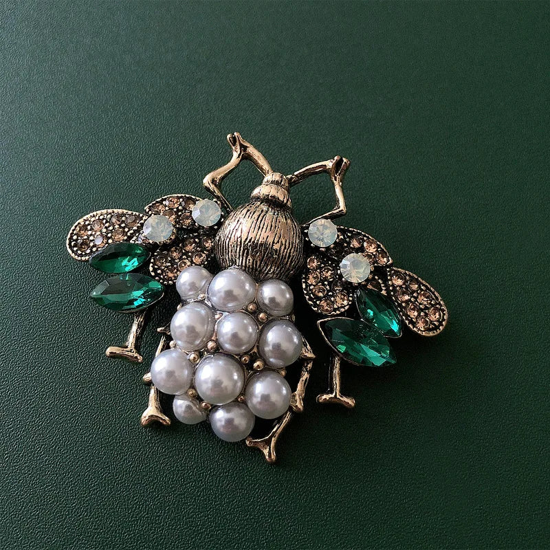 Personalized Retro Imitation Pearl Simple Little Bee Brooch Fashionable Exquisite Insect Emblem Men Women's Clothing Accessories