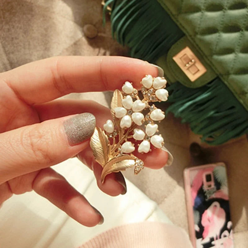 Women Flower Pearl Brooch Party Pin Accessories Gift