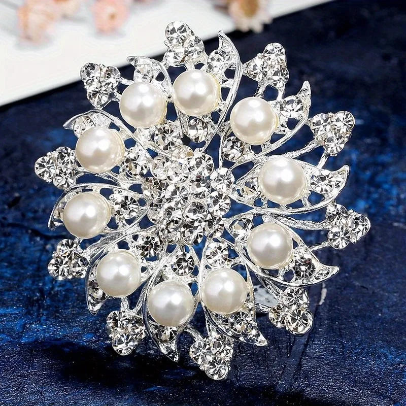 Women's Simple Rhinestone Pearl Clip Hollow Brooch Metal Flower Accessories