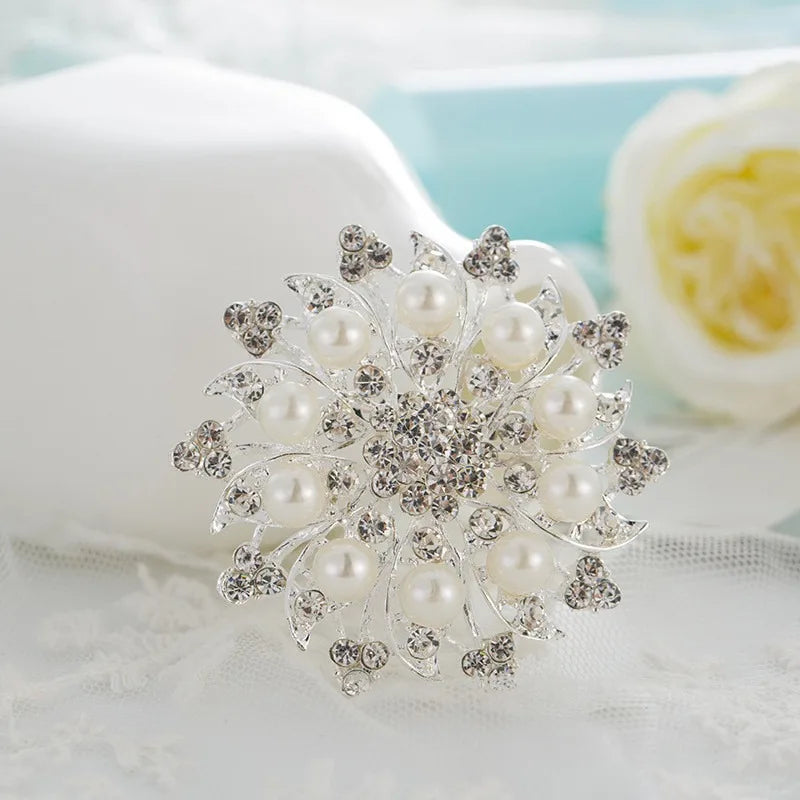Women's Simple Rhinestone Pearl Clip Hollow Brooch Metal Flower Accessories