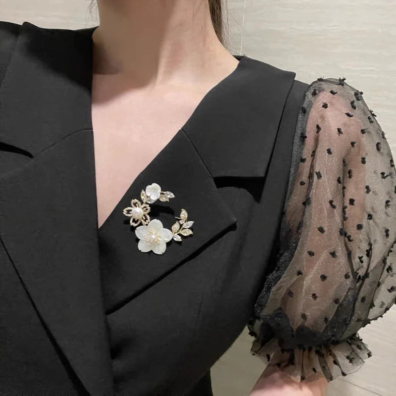 Freshwater Shell Corsage European and American Micro-pearl Anti-glare Dual-purpose Brooch Women's Clothing Accessories