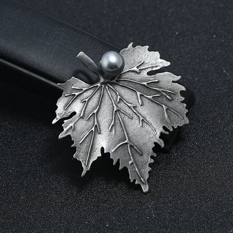 Small National Style Retro vintage Art Brooch Antique Old Tin Pearl Leaf Temperament National Wind Men/Women's Accessories