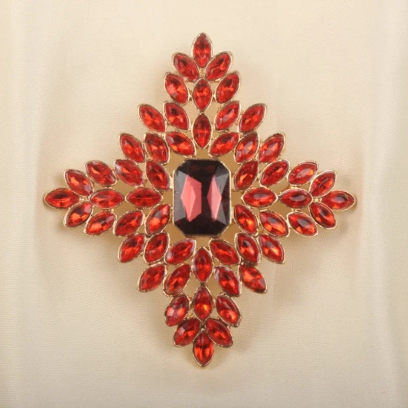 Medieval Minimalist Atmospheric Rhinestone Brooch Full Of Diamonds Elegant Retro Luxury Badge Men/Women's Clothing Accessories