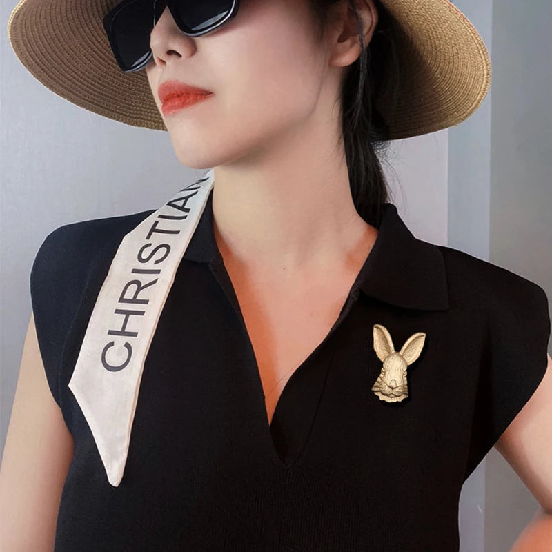 Retro Alloy Rabbit Brooch Pins Female Ins Trendy Party Coller Cute Sweater Brooches Accessories