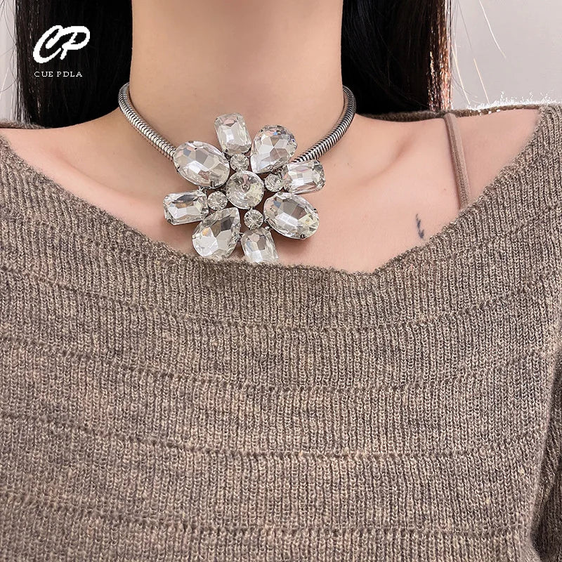 Vintage Exaggerated Silver Color Large Crystal Flower Necklace Collar Style Necklace Earrings Brooch Women Fashion Accessory
