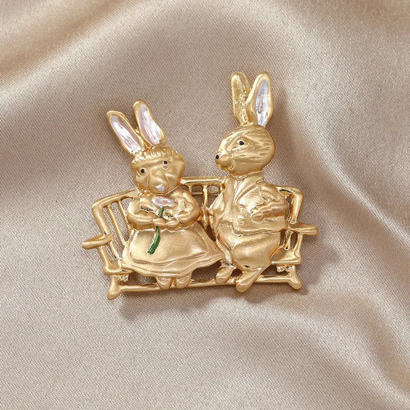 Retro Alloy Rabbit Brooch Pins Female Ins Trendy Party Coller Cute Sweater Brooches Accessories
