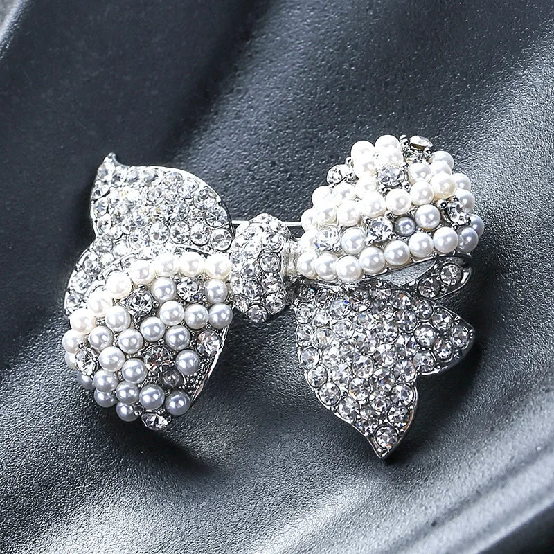 Women's Simple Rhinestone Pearl Clip Hollow Brooch Metal Flower Accessories