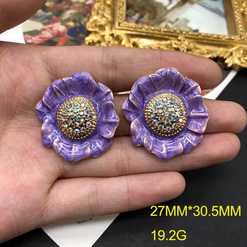 Retro Rural Small Daisy Flower Alloy Brooch Niche Minimalist Fresh Badges Earrings Ear Clips Men/Women's Suits Dress Accessories