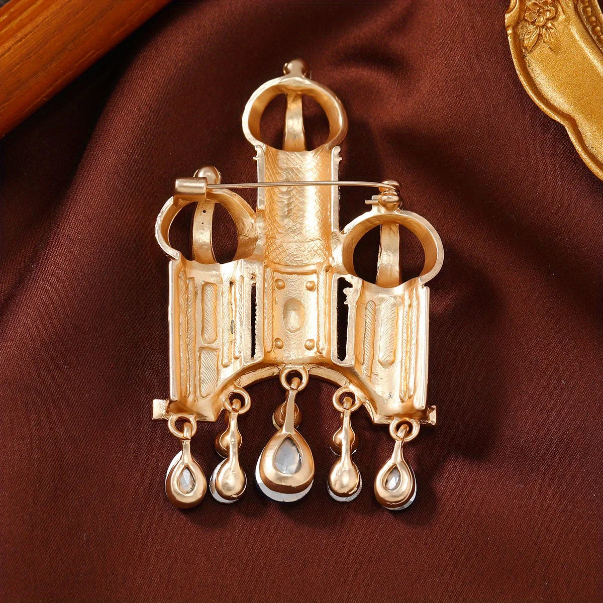 women castle shape brooch fashion rhinestone metal pins tassel accessories