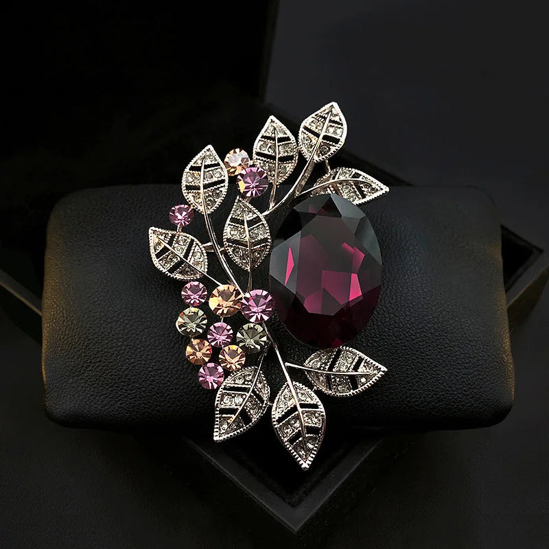 Brooch Ladies High-End Crystal Accessories Retro Atmosphere Suit Corsage Coat Brooch Birthday Gift