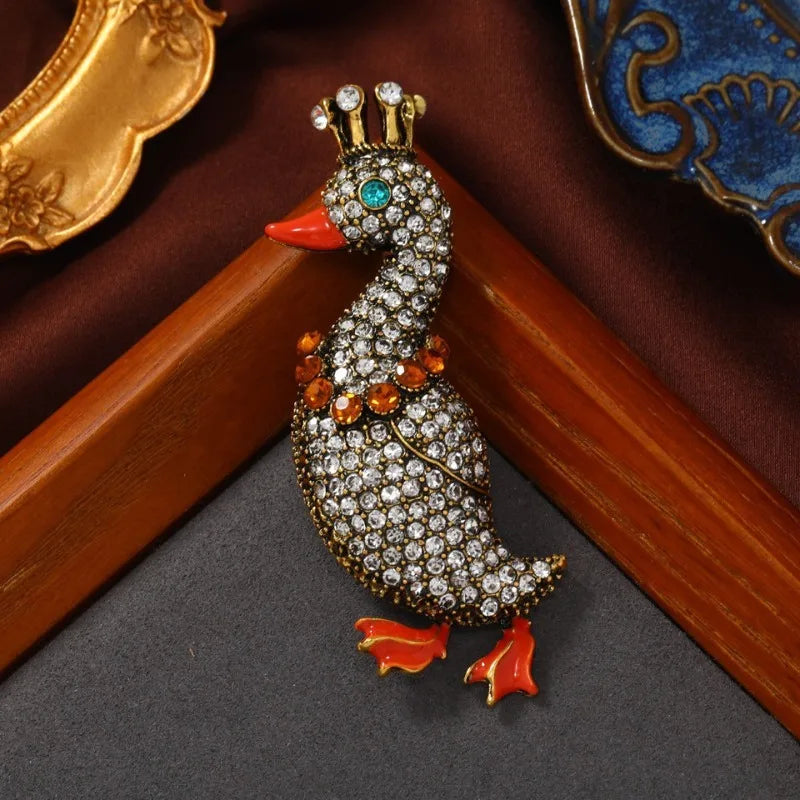 Fashion Crown Goose Brooch Luxury Rhinestone Duck Badges Women Vintage Animal Lapel Pin