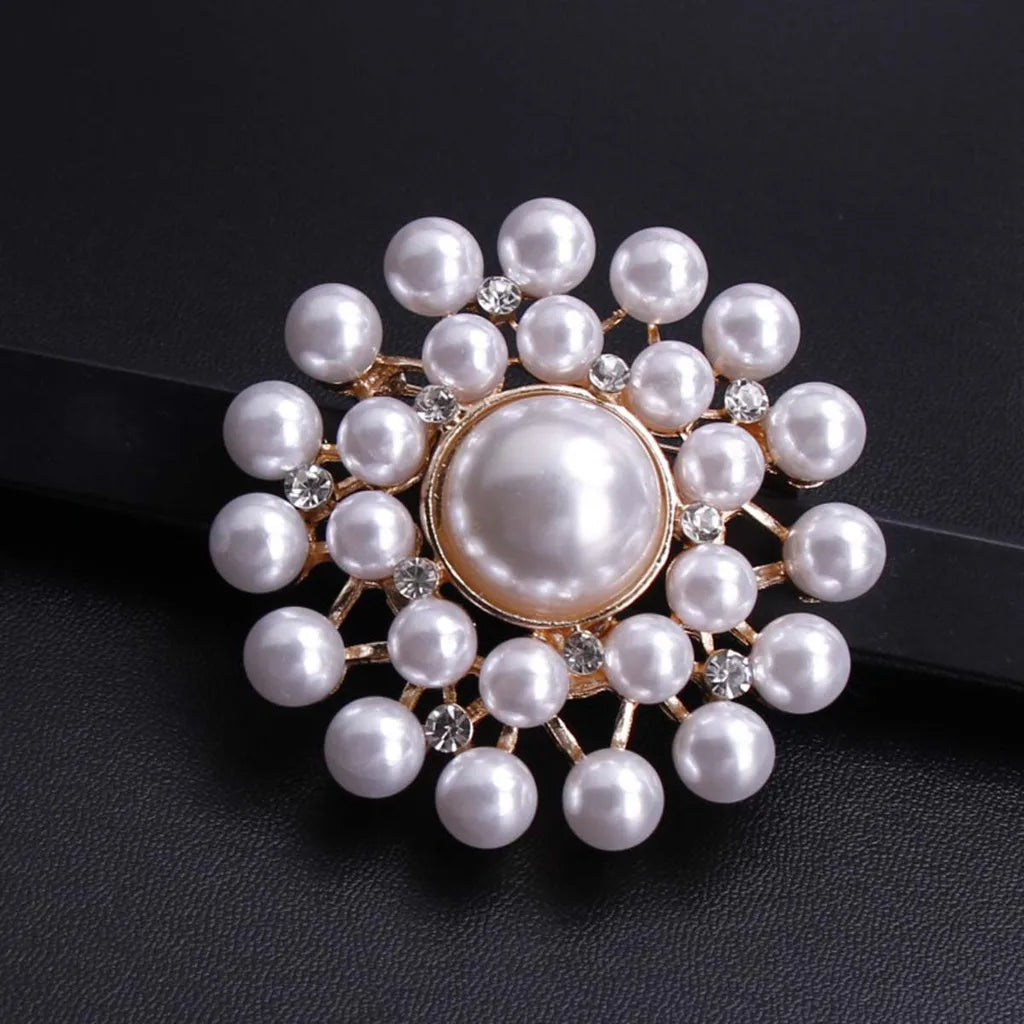 Women's Simple Rhinestone Pearl Clip Hollow Brooch Metal Flower Accessories