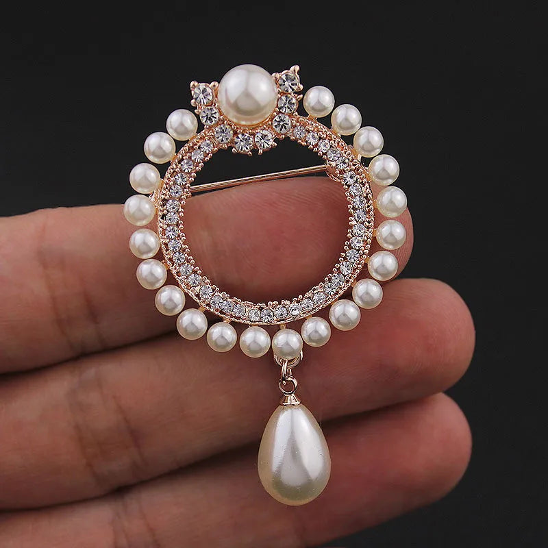 Women's Simple Rhinestone Pearl Clip Hollow Brooch Metal Flower Accessories