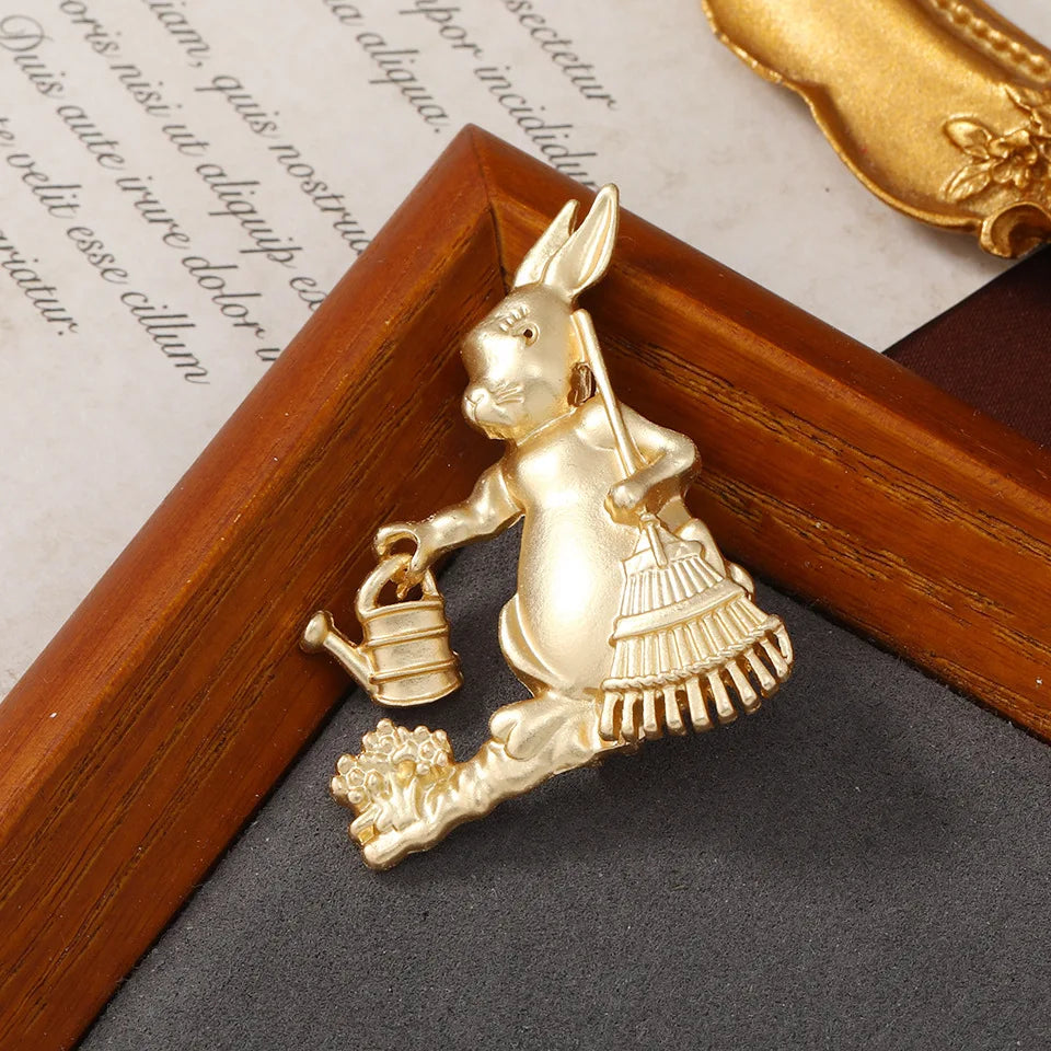 Retro Alloy Rabbit Brooch Pins Female Ins Trendy Party Coller Cute Sweater Brooches Accessories