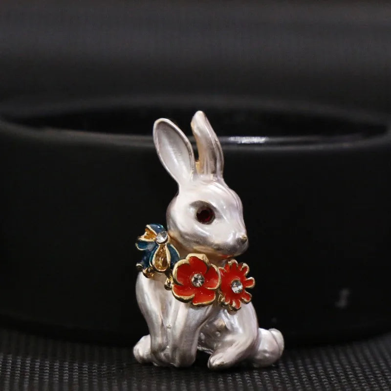 Retro Alloy Rabbit Brooch Pins Female Ins Trendy Party Coller Cute Sweater Brooches Accessories