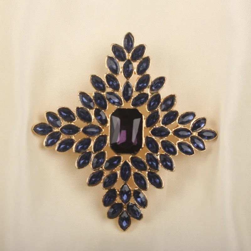 Medieval Minimalist Atmospheric Rhinestone Brooch Full Of Diamonds Elegant Retro Luxury Badge Men/Women's Clothing Accessories