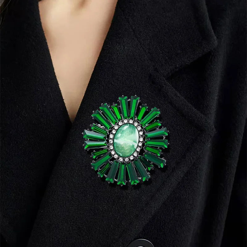 Retro Personality Exaggerated Resin Imitation Crystal Brooch Alloy Rhinestone Sunflower Emblem Clothing Accessories Brooch Pins